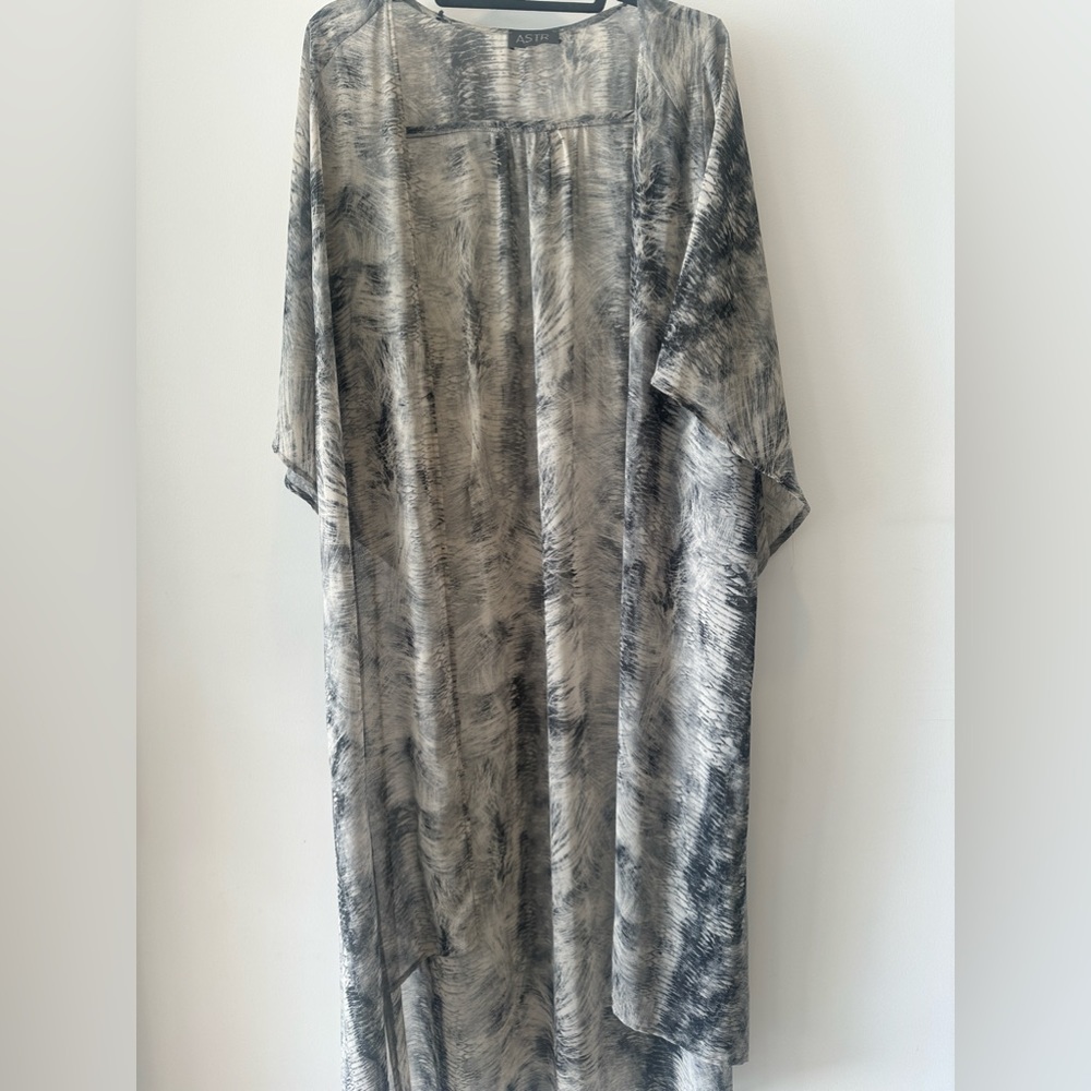 ASTR the label flowy cover up